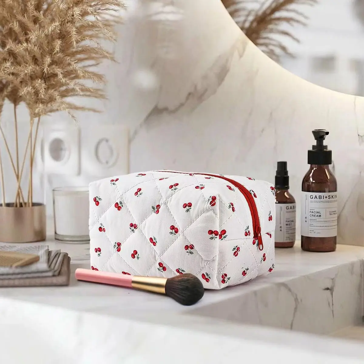 MZLUWM Quilted Floral Makeup Bag, Cherry, 19.8cm x 10cm x 10cm | Cute Cherry Make up Bag with Zipper - view 3