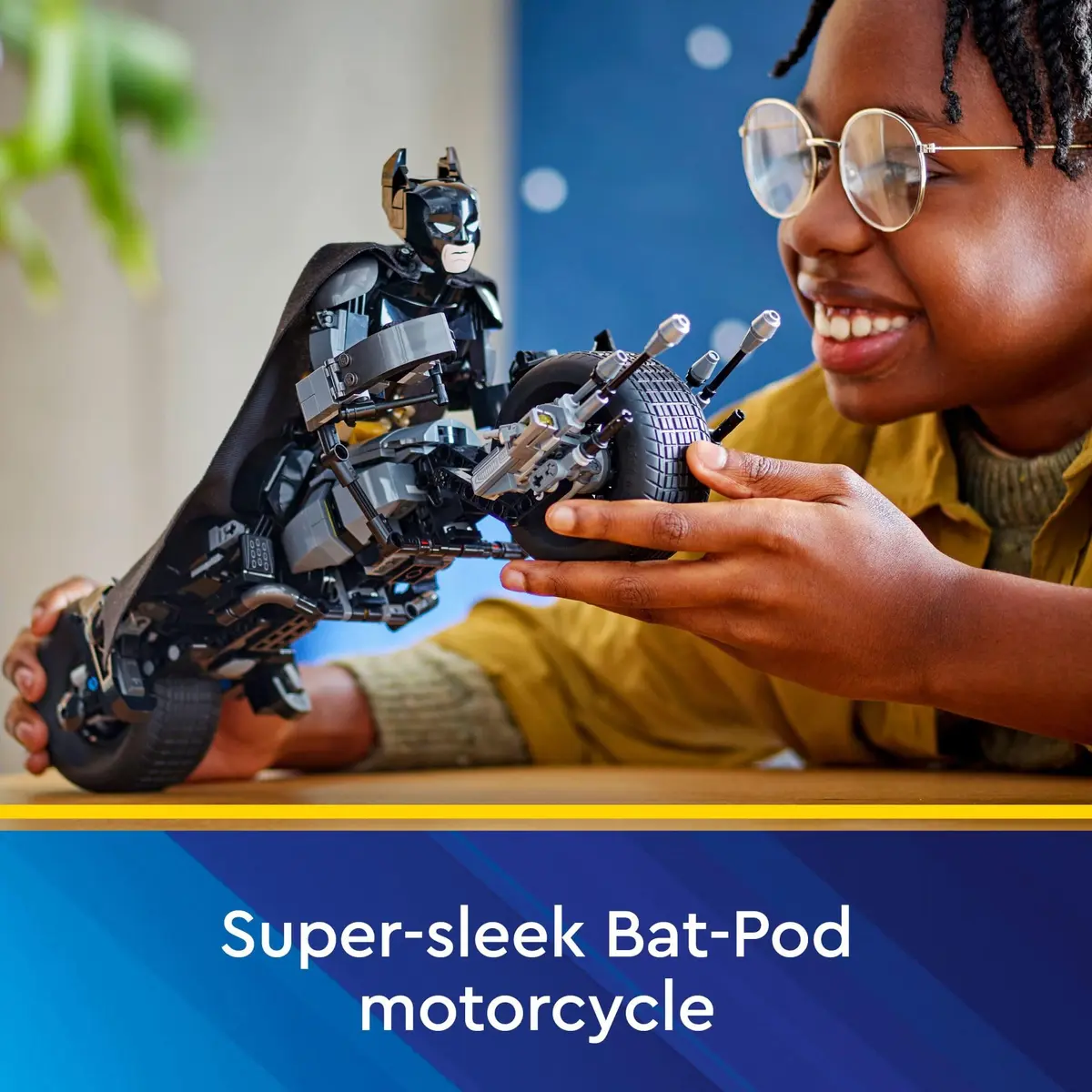 LEGO DC Batman Construction Figure & The Bat-Pod Bike 713 pcs | Ages 12+ Superhero Building Toy - view 4
