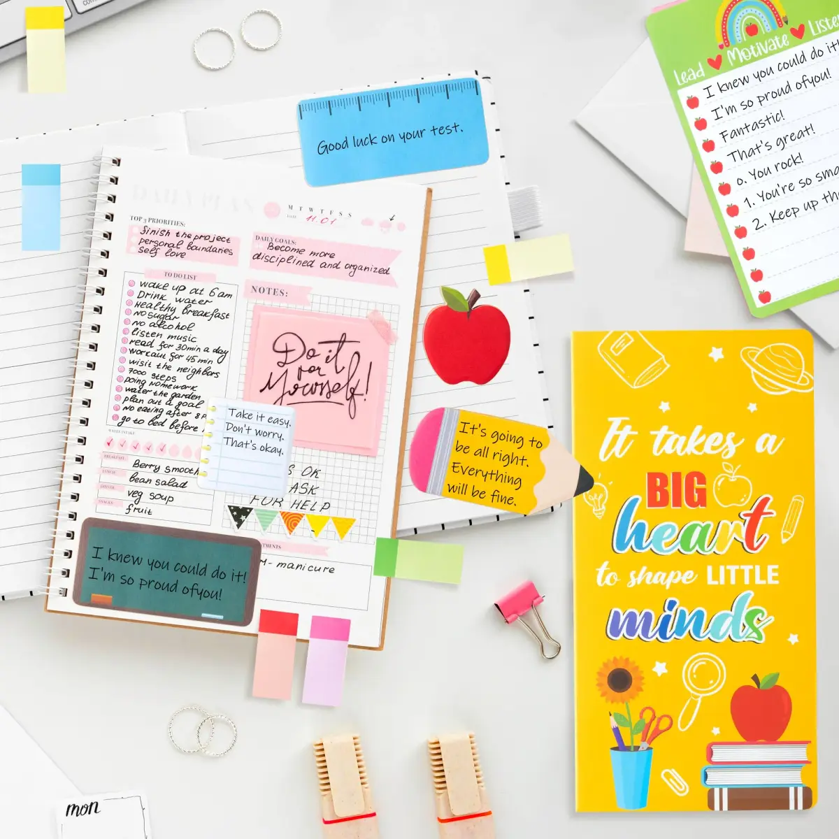 Xqumoi Teacher Themed Sticky Notes Set | Blackboard Pencil Apple Shape Memo Pads (550 Sheets, Yellow) - view 3