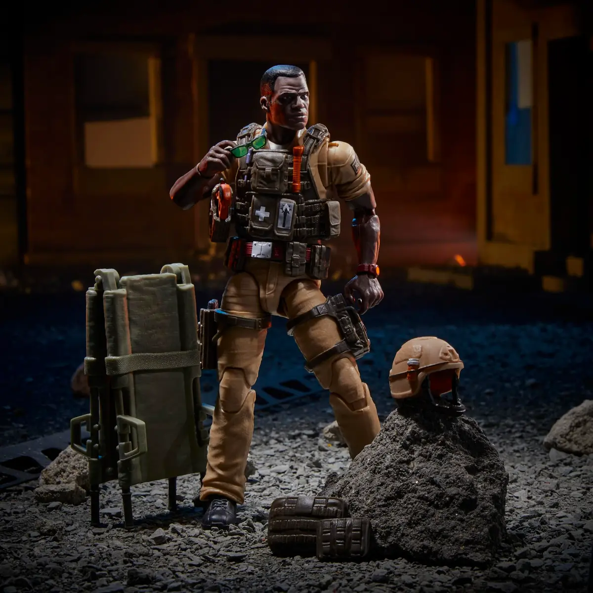 G.I. Joe Classified Series #122 Carl Doc Greer Action Figure 6-inch | Collectible with Accessories - view 4