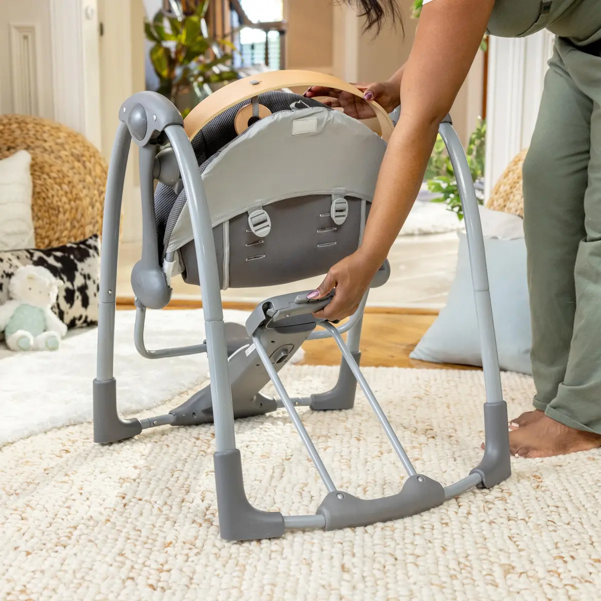 Ingenuity Every Season Swing ’n Go Deluxe 5-Speed Portable Infant Swing | Mesh & Lambswool, 0-9 Months, 20 lbs - view 7