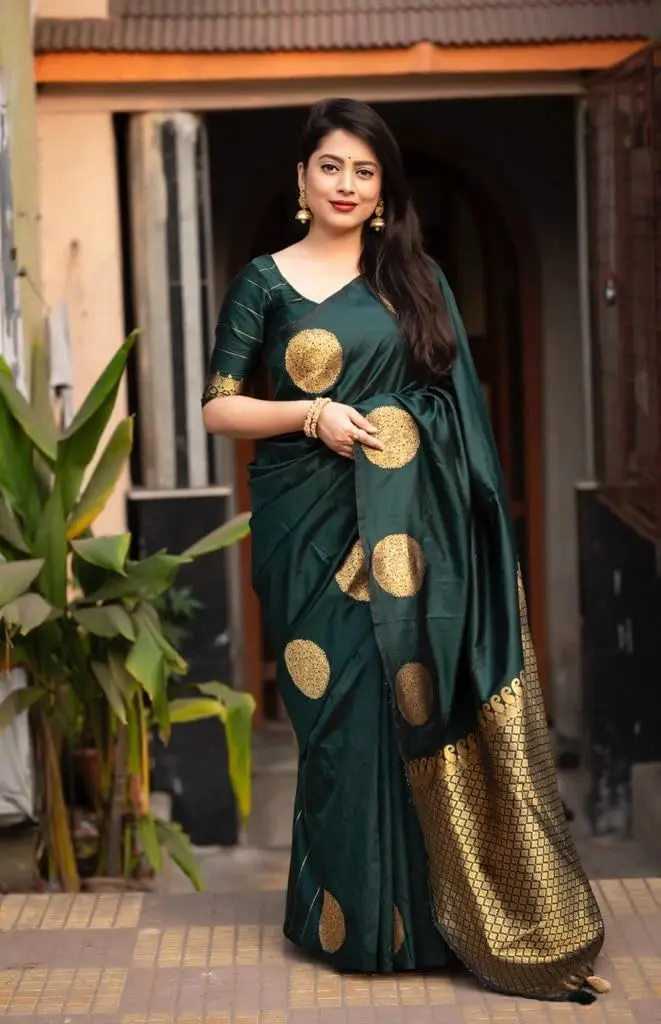 Avantika Fashion Women's Kanjivaram Silk Saree 5.3m | Elegant Banarasi Style, Green, One Size - view 3