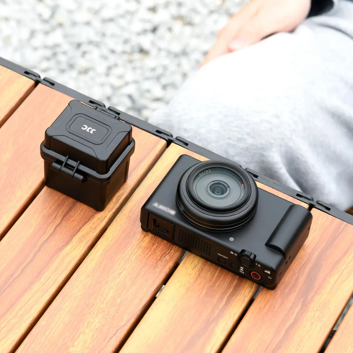 JJC Battery & SD Card Case Water-Resistant Shockproof Storage Box for Lithium Batteries & Memory Cards - view 8