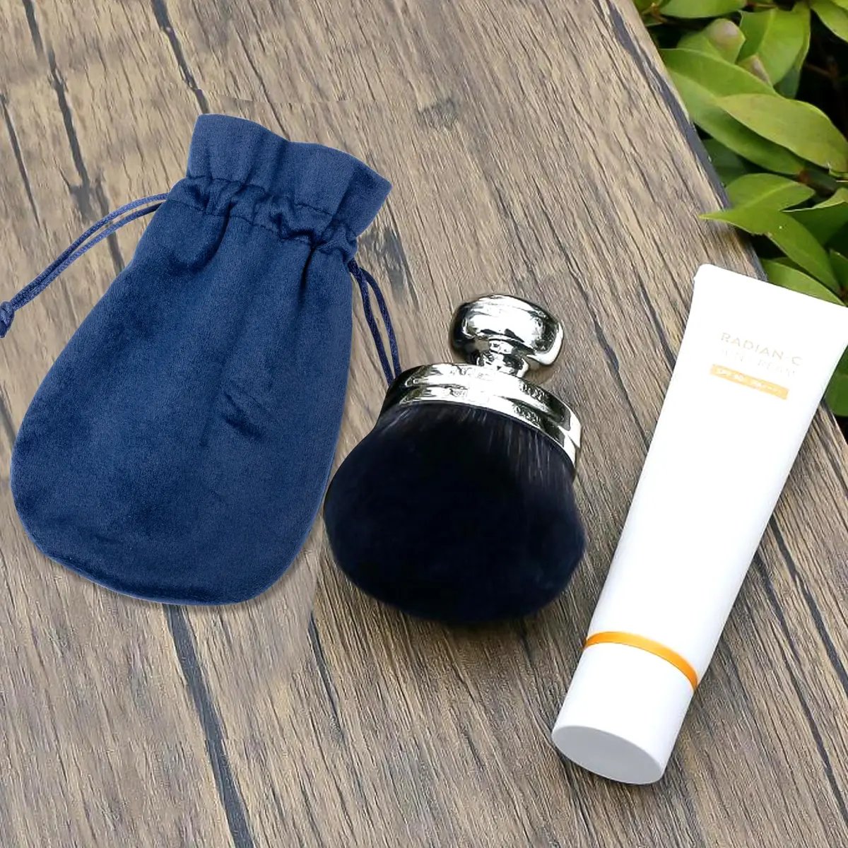 BABYSHEEP Cosmetic Brush 3.2 Inch | Extra Large Body & Face Makeup Applicator with Drawstring Bag - view 7
