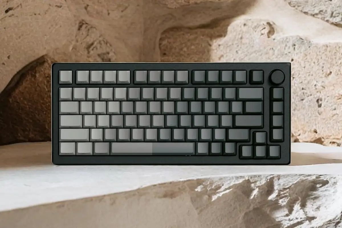 dagaladoo Shine Through Keycaps Set, Double Shot PBT, Gradient Grey, 121 Keys | RGB Backlit Cherry Profile - view 6