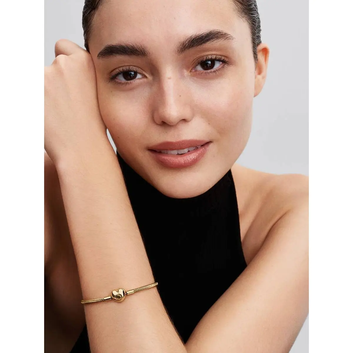 PANDORA Moments Engravable Heart Clasp Snake Chain Bracelet, 6.7" | Heart-shaped Clasp & 14k Gold Plated - view 5