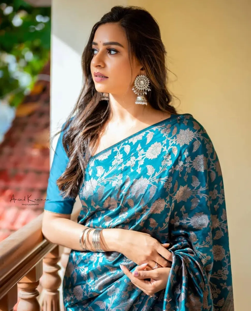 Avantika Fashion Women's Kanjivaram Semi Silk Banarasi Saree | Jacquard Zari Work, 5.3m - view 9