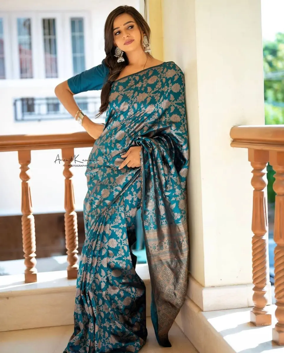 Avantika Fashion Women's Kanjivaram Semi Silk Banarasi Saree | Jacquard Zari Work, 5.3m - view 4