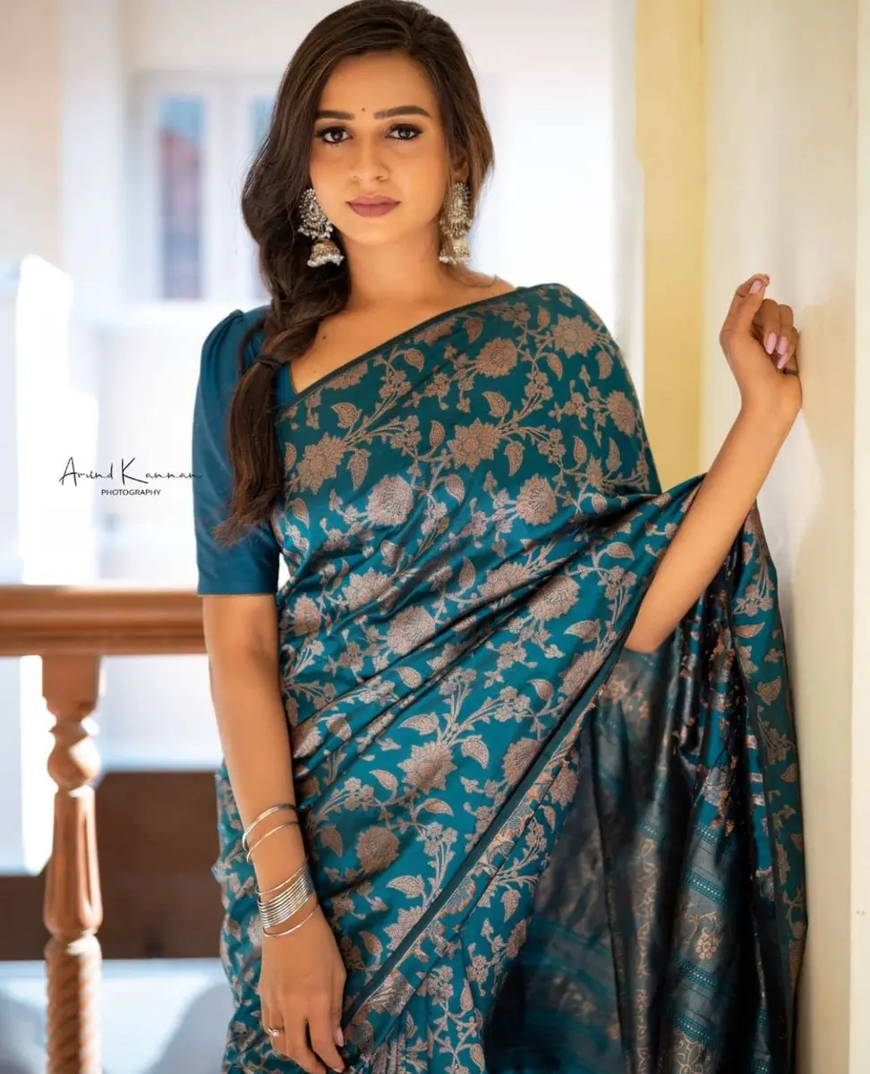 Avantika Fashion Women's Kanjivaram Semi Silk Banarasi Saree | Jacquard Zari Work, 5.3m - view 5