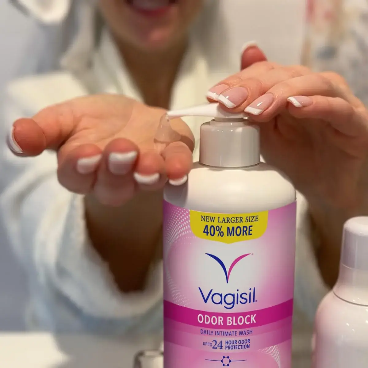Vagisil Odor Block Feminine Wash 499 ml (16.9 Fl Oz) | Gynecologist Tested for Daily Hygiene - view 4