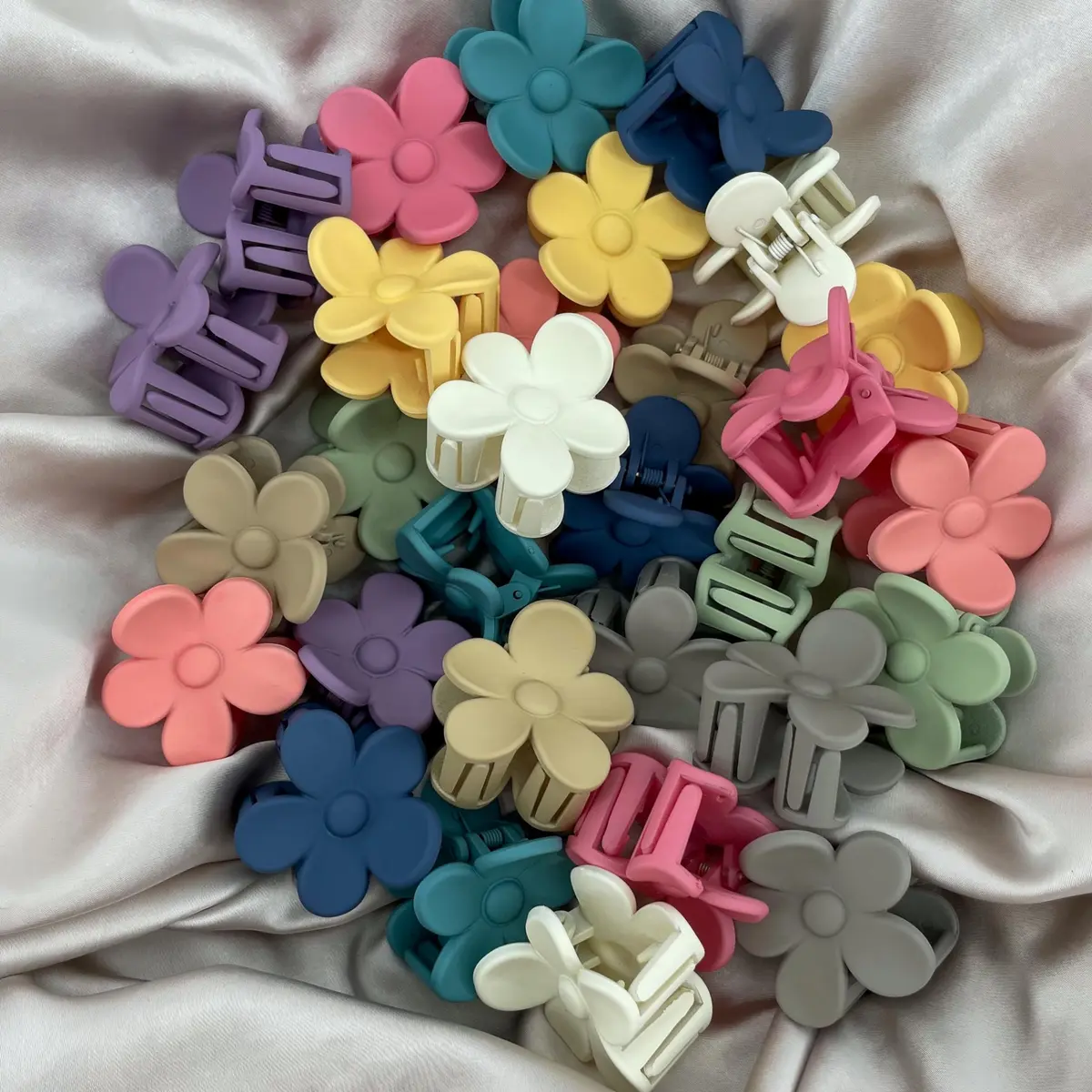 Akshetri Flower Claw for Women Strong Grip Non-slip Jaw Clips for Thick and Medium Hair Big Claw Hair Clips Hair Accessories (12 Pcs Flower) - main product image