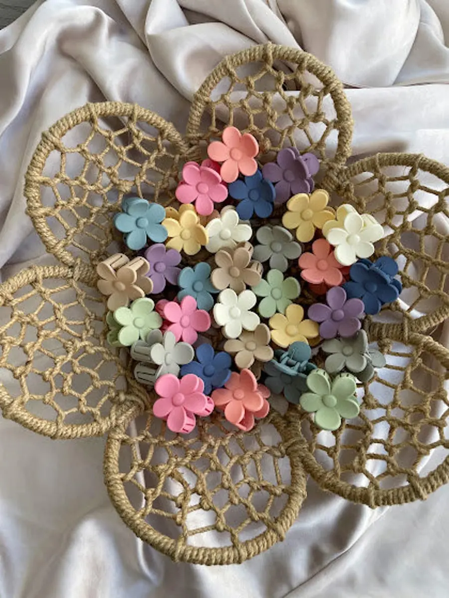 Akshetri Flower Claw for Women Strong Grip Non-slip Jaw Clips for Thick and Medium Hair Big Claw Hair Clips Hair Accessories (12 Pcs Flower) - view 3