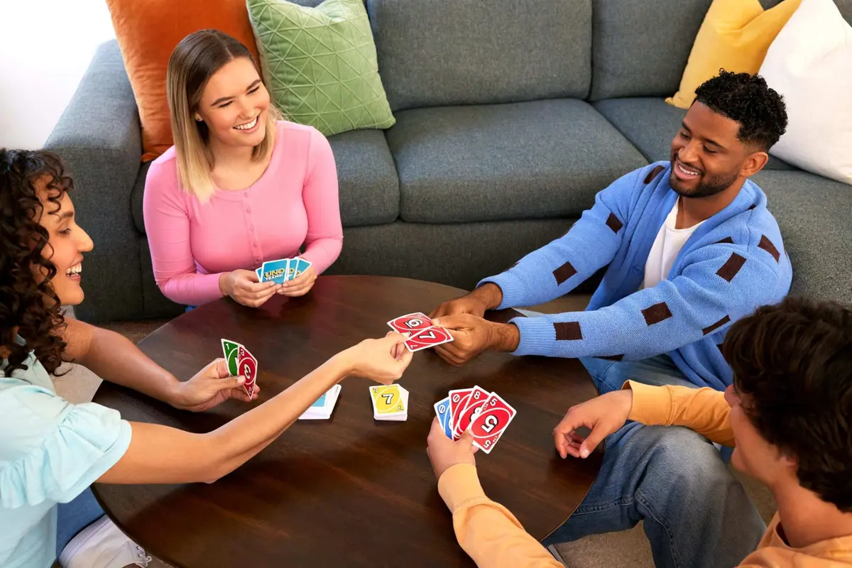 Mattel Games UNO Teams Card Game, Ages 7+, 2-10 Players | Team-Based Gameplay with Special Rules - view 2