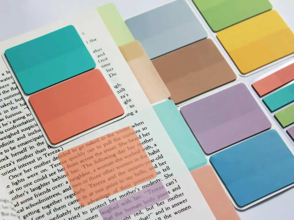 ELII Clear Book Tabs 500 PCS | Writable & Repositionable Sticky Index Tabs for Annotating Books - view 3