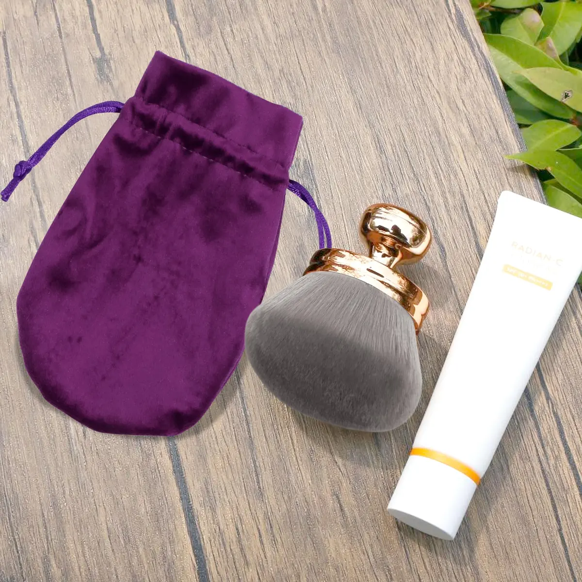 BABYSHEEP 3.2inch Round Head Blend & Blur Extra Large Body Makeup Brush | Vegan, Cruelty-Free for Self-Tanning & Body Makeup - view 7