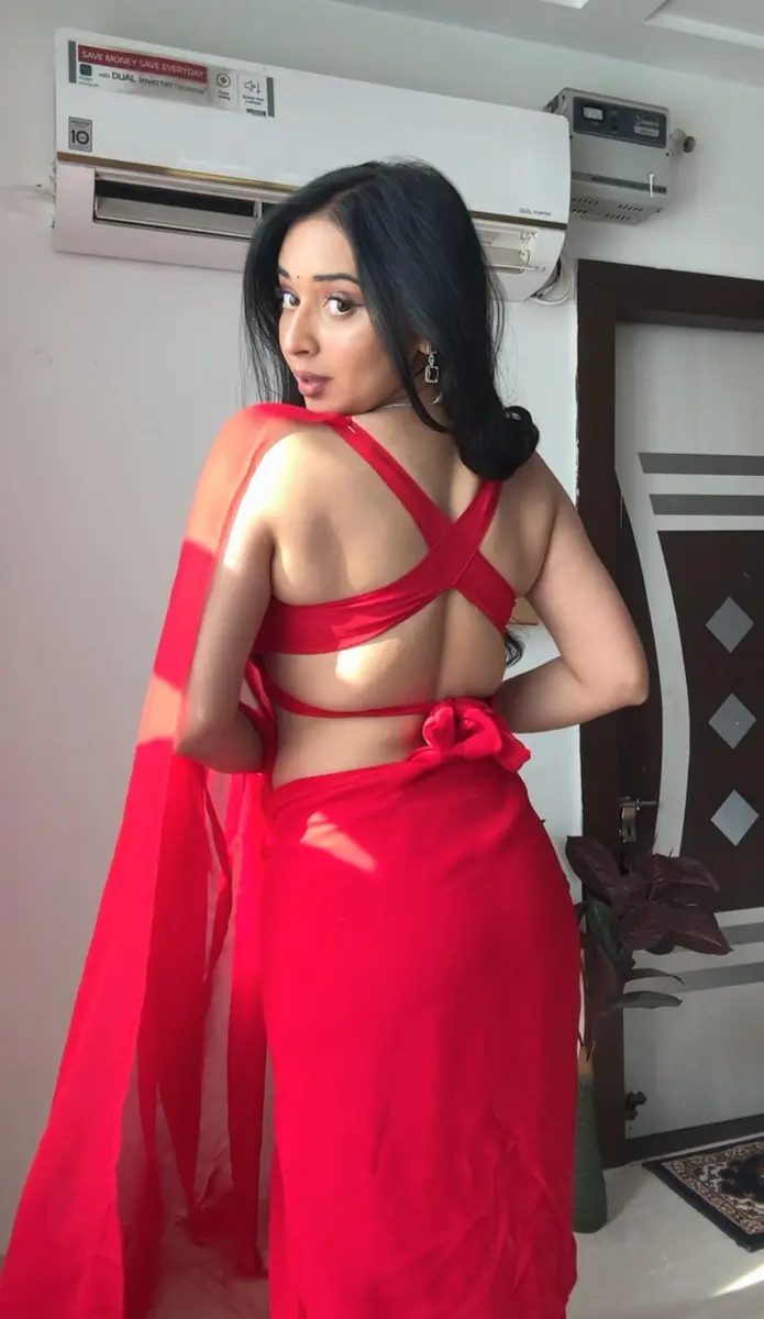 StyleScope Women's Ready-to-Wear Georgette Saree with Unstitched Blouse Piece, Pure Red, 5.5m (18 ft) | Festival & Party Wear - view 2