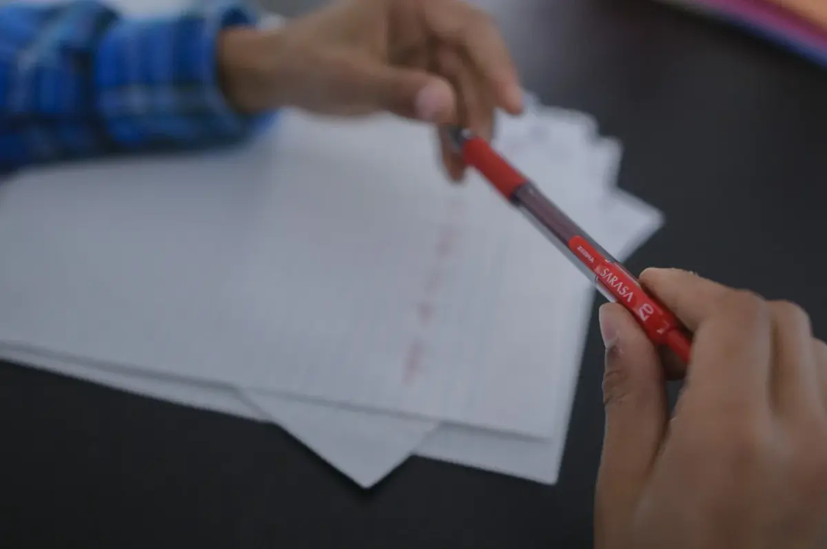 Zebra Pen LV-Refill for Gel Ink Pens, Medium Point, 0.7mm, Red Ink, 6-Pack | Smooth Ink Flow for Students & Office - view 3