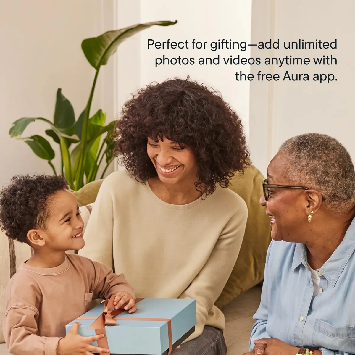 AURA Walden 15" WiFi Digital Picture Frame | Wirecutter's Top Gift | Send Photos from Phone | Aura App Setup | Free Unlimited Storage | White Clay - view 7