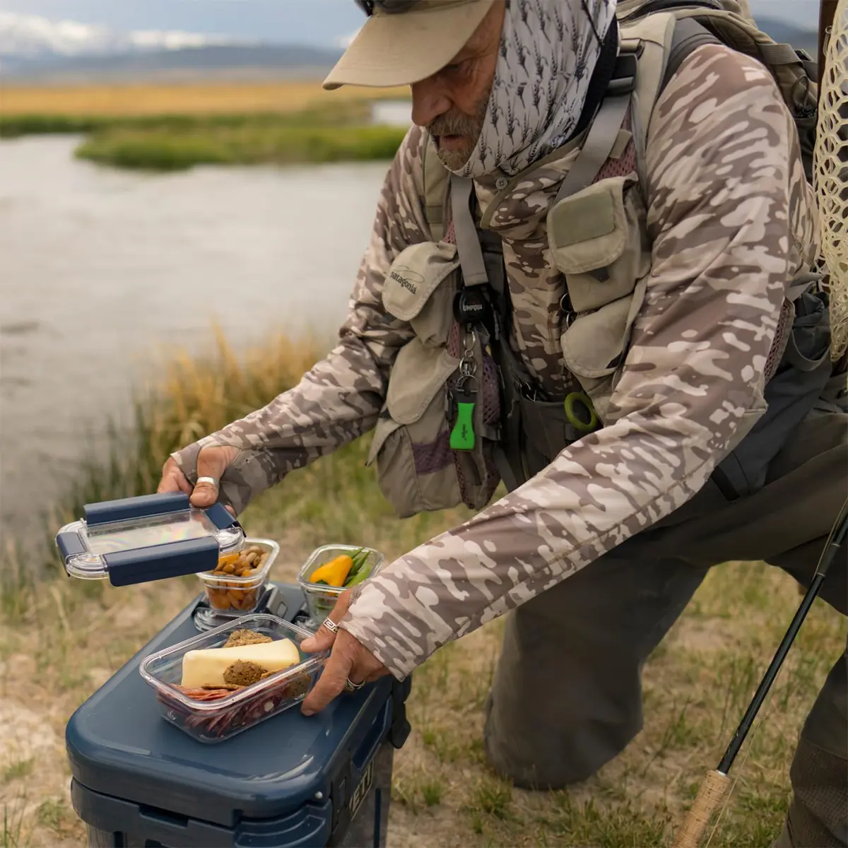YETI Food Storage Container Medium Navy | Airtight, Leak-Proof, BPA-Free Plastic, 1.9L (7.4" L x 5.1" W x 3" H) - view 3