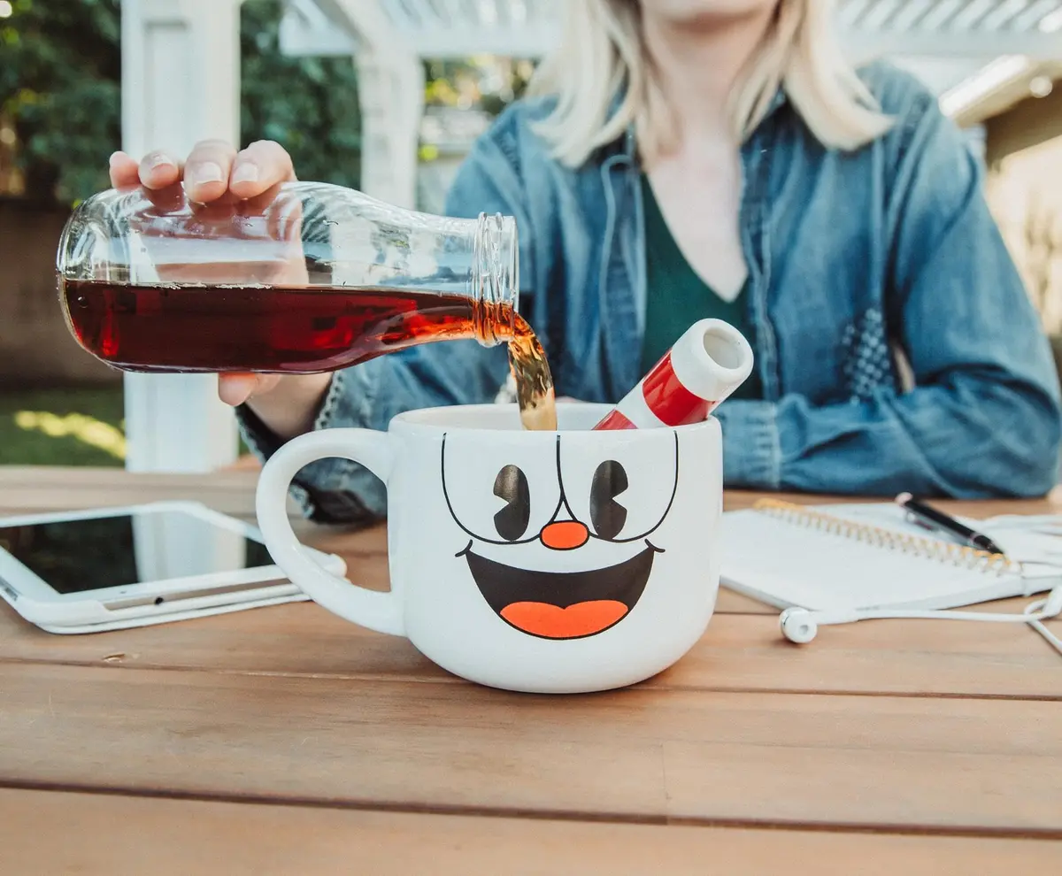 Toynk Cuphead Ceramic Coffee Mug and Straw | 20 Ounces | Official Cartoon Character - view 5