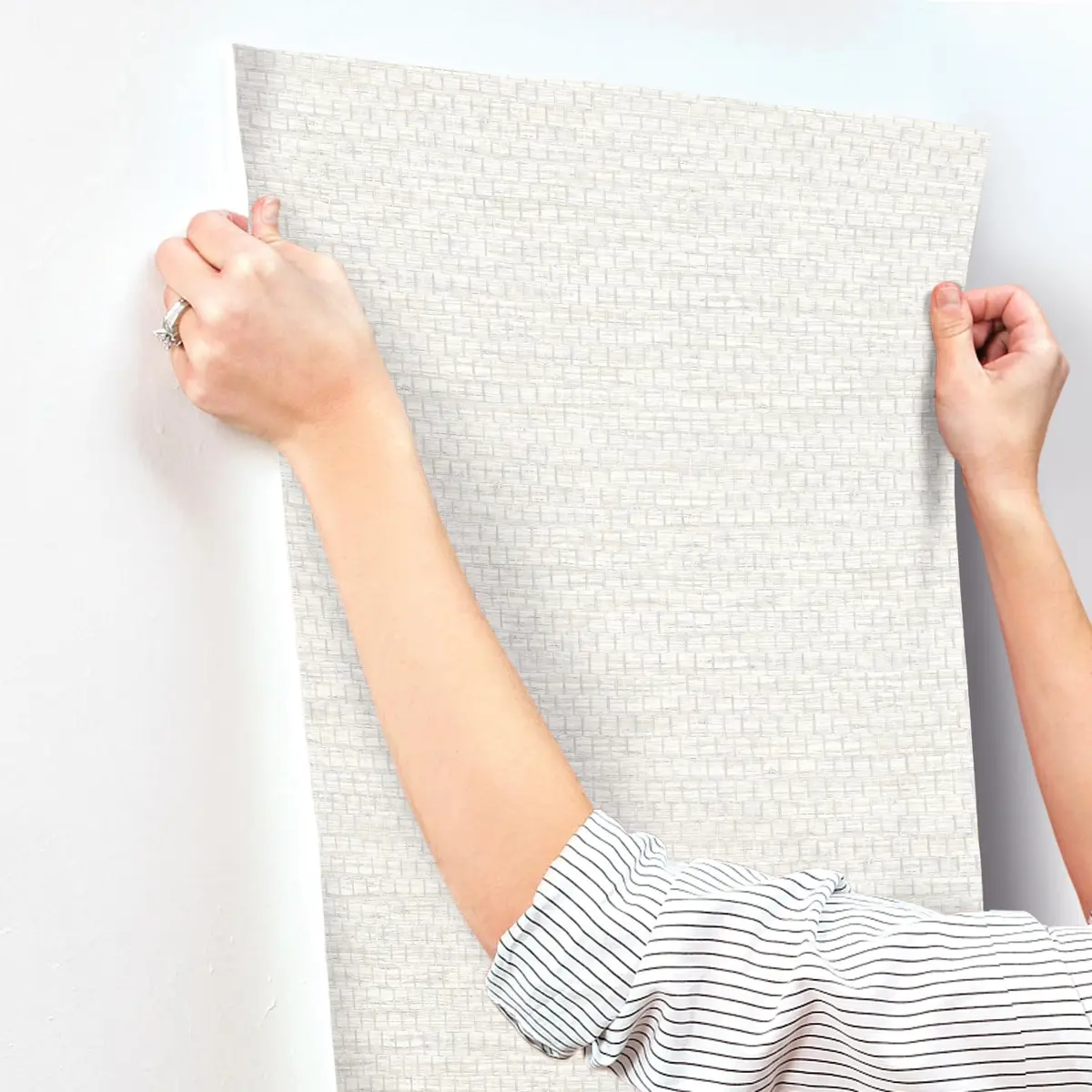 Yellowstone Plaited Grass White Wallpaper 20.5" x 33ft | Textured Basketweave Design - view 5