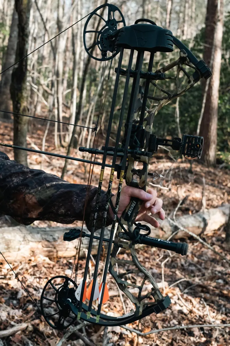 Bear Legit Maxx Ready to Hunt Compound Archery Bow, 70lb. Draw Weight, Left Hand, Mossy Oak Bottomland/Black | Versatile & Customizable - view 6