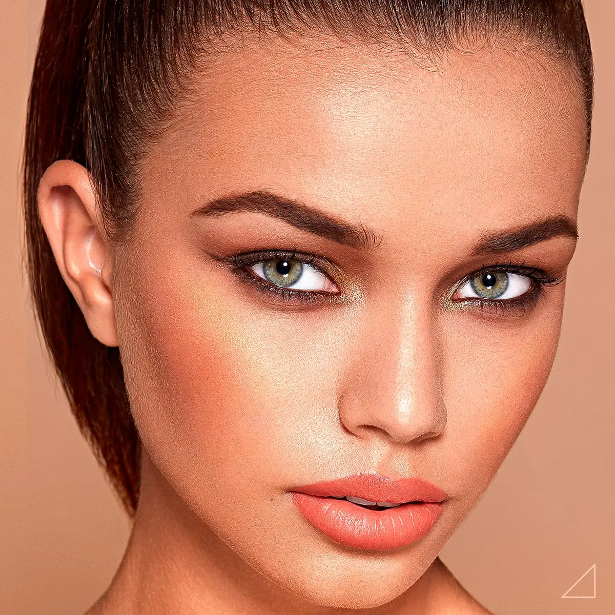 Ofra Eyeliner Pencil - Light Beige | Precise, Long-Lasting Waterproof & Smudge-Proof - view 2