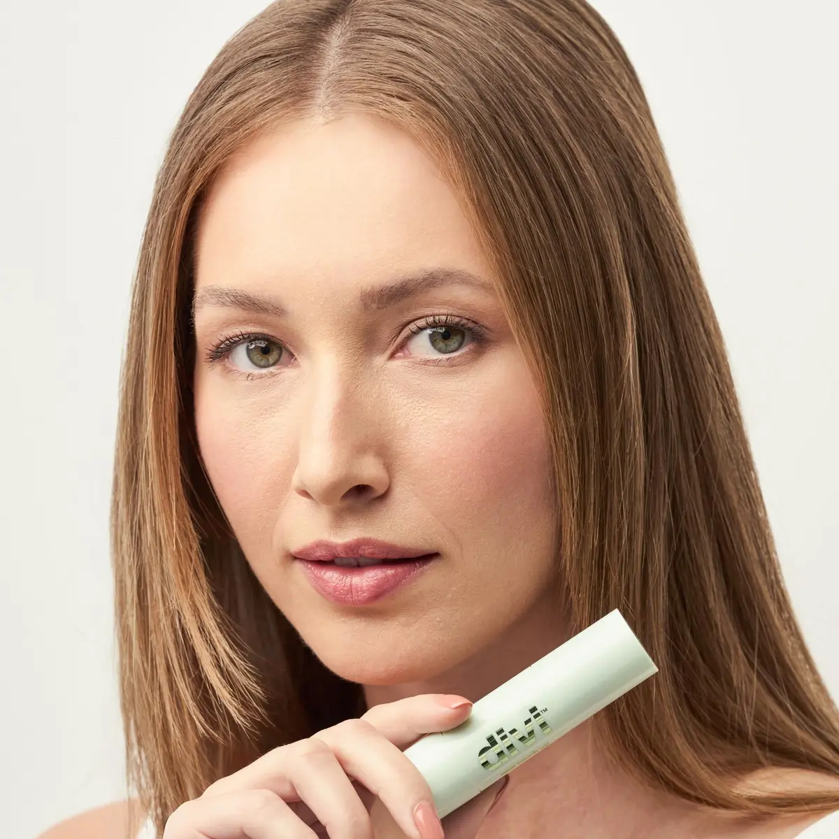 Divi Root Touch Up Blonde | Conceals Thinning & Protects Scalp | 2 Oz - view 7