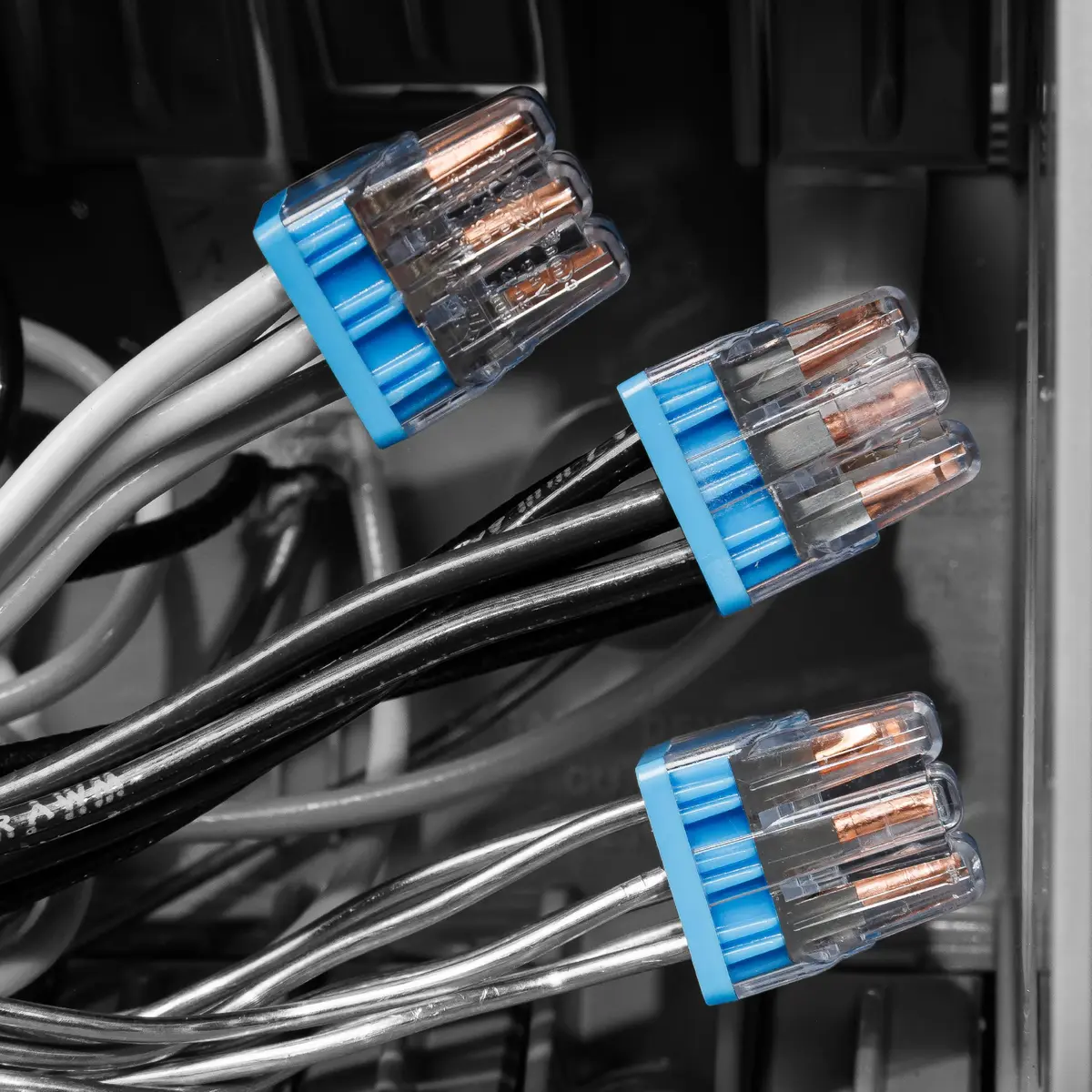 Ideal Industries In-Sure Push-in Wire Connector, 6-Port | No-Twist, CSA & UL Certified, 600V Rated, Jar of 200 - view 5