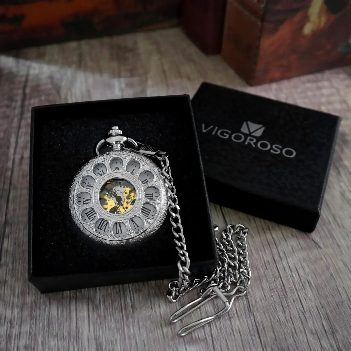 VIGOROSO Mechanical Pocket Watch for Men Gold | Vintage Roman Numerals & Floral Engraved Cover - view 9