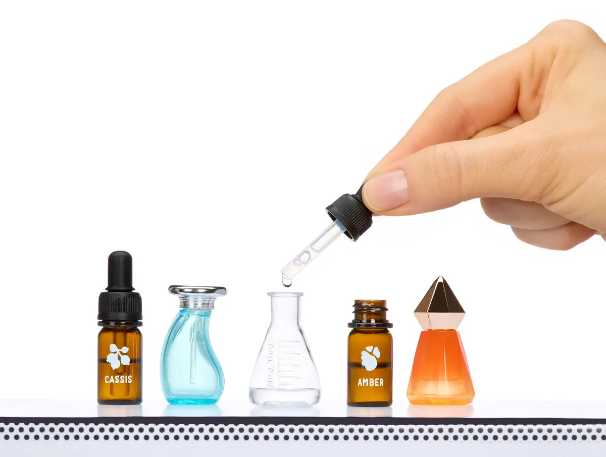 MGA's Miniverse Make It Mini Fragrances | DIY Collectible Perfume Set for Kids 8+ - view 2