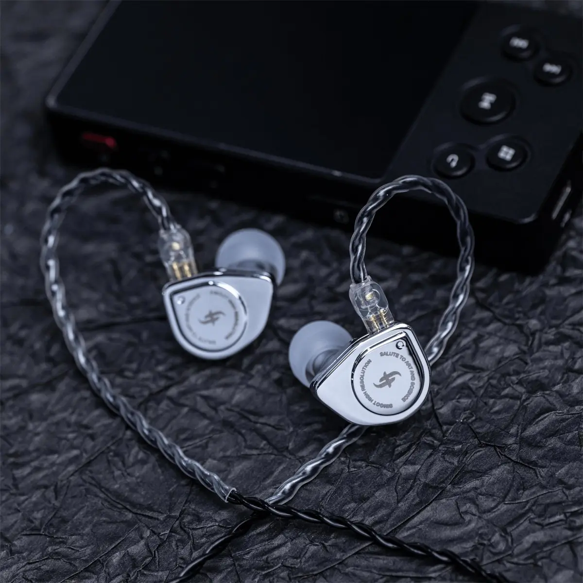 Linsoul SIMGOT EW200 In-Ear Earphones with 10mm SCP Diaphragm Dynamic Driver, 16Ω Impedance, 126dB Sensitivity | Silver Metal Body, Detachable 0.78mm 2-pin Silver-Plated OFC Cable - view 8