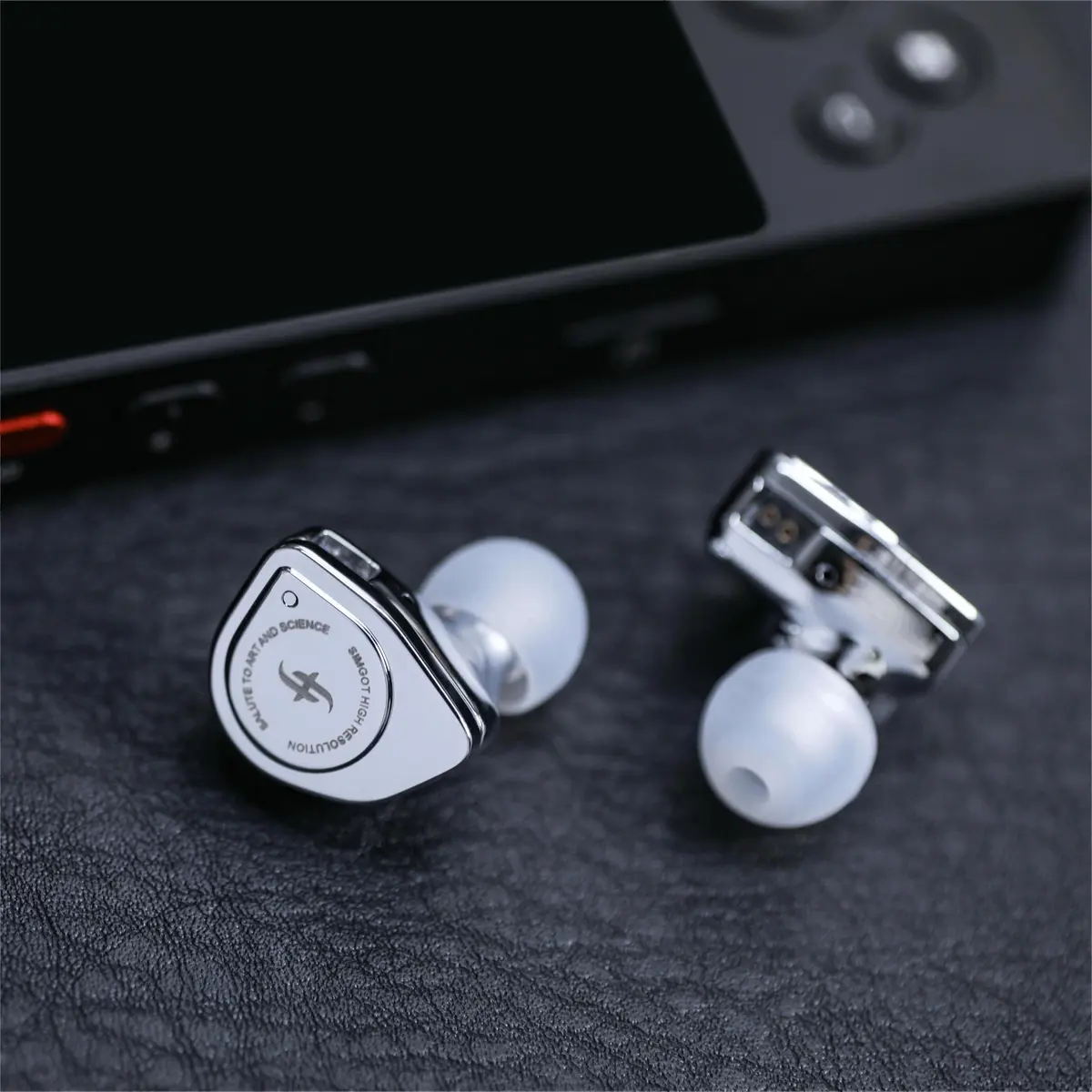 Linsoul SIMGOT EW200 In-Ear Earphones with 10mm SCP Diaphragm Dynamic Driver, 16Ω Impedance, 126dB Sensitivity | Silver Metal Body, Detachable 0.78mm 2-pin Silver-Plated OFC Cable - view 2