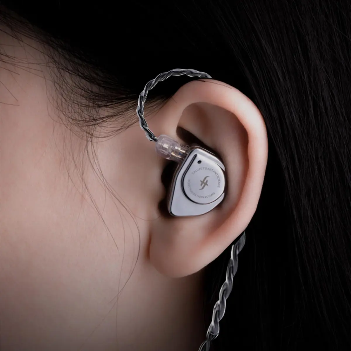 Linsoul SIMGOT EW200 In-Ear Earphones with 10mm SCP Diaphragm Dynamic Driver, 16Ω Impedance, 126dB Sensitivity | Silver Metal Body, Detachable 0.78mm 2-pin Silver-Plated OFC Cable - view 3