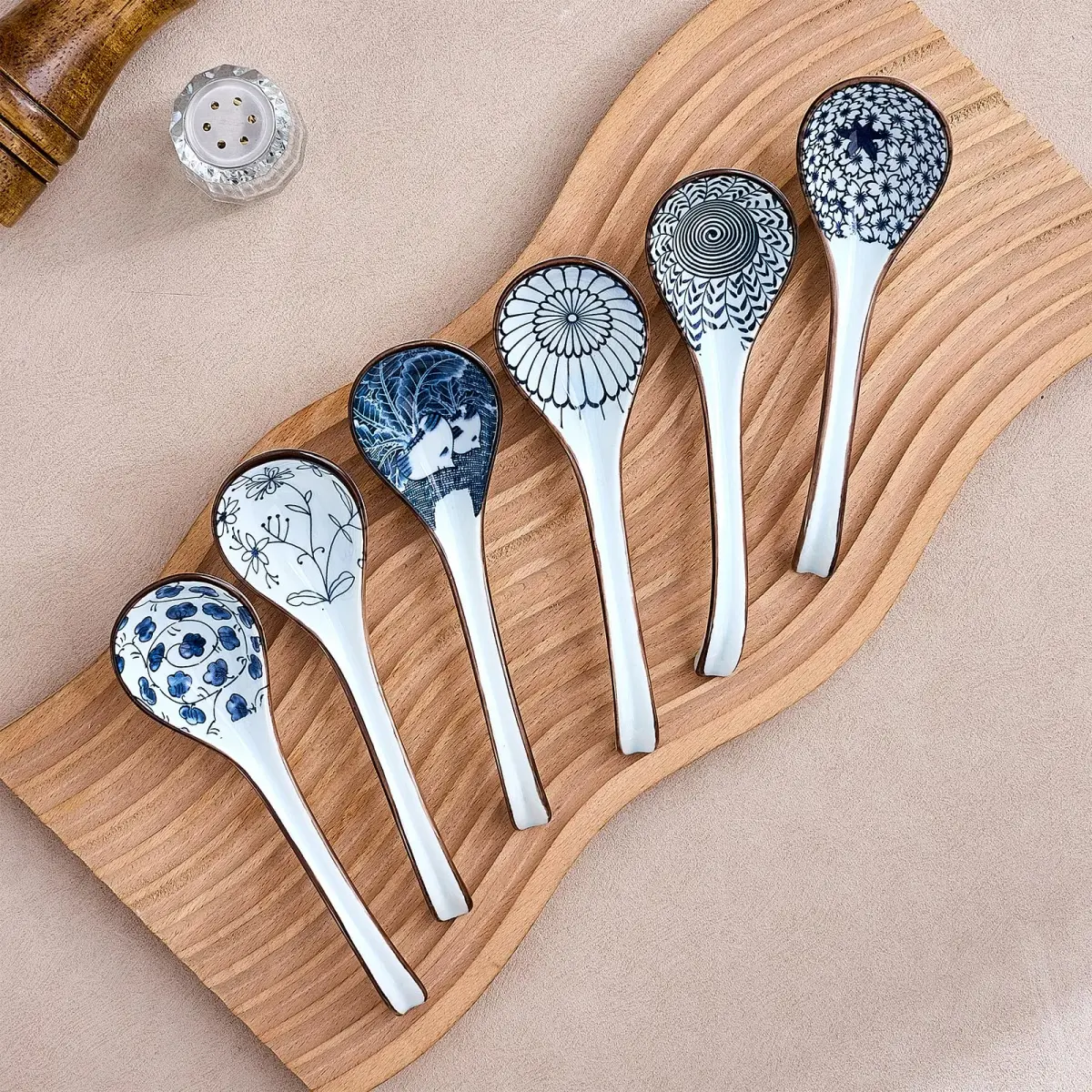 Hoilse Ceramic Asian Soup Spoons Set of 6 - Blue, 16.3cm (6.4 inch) | Blue & White Porcelain with Long Handle - view 3