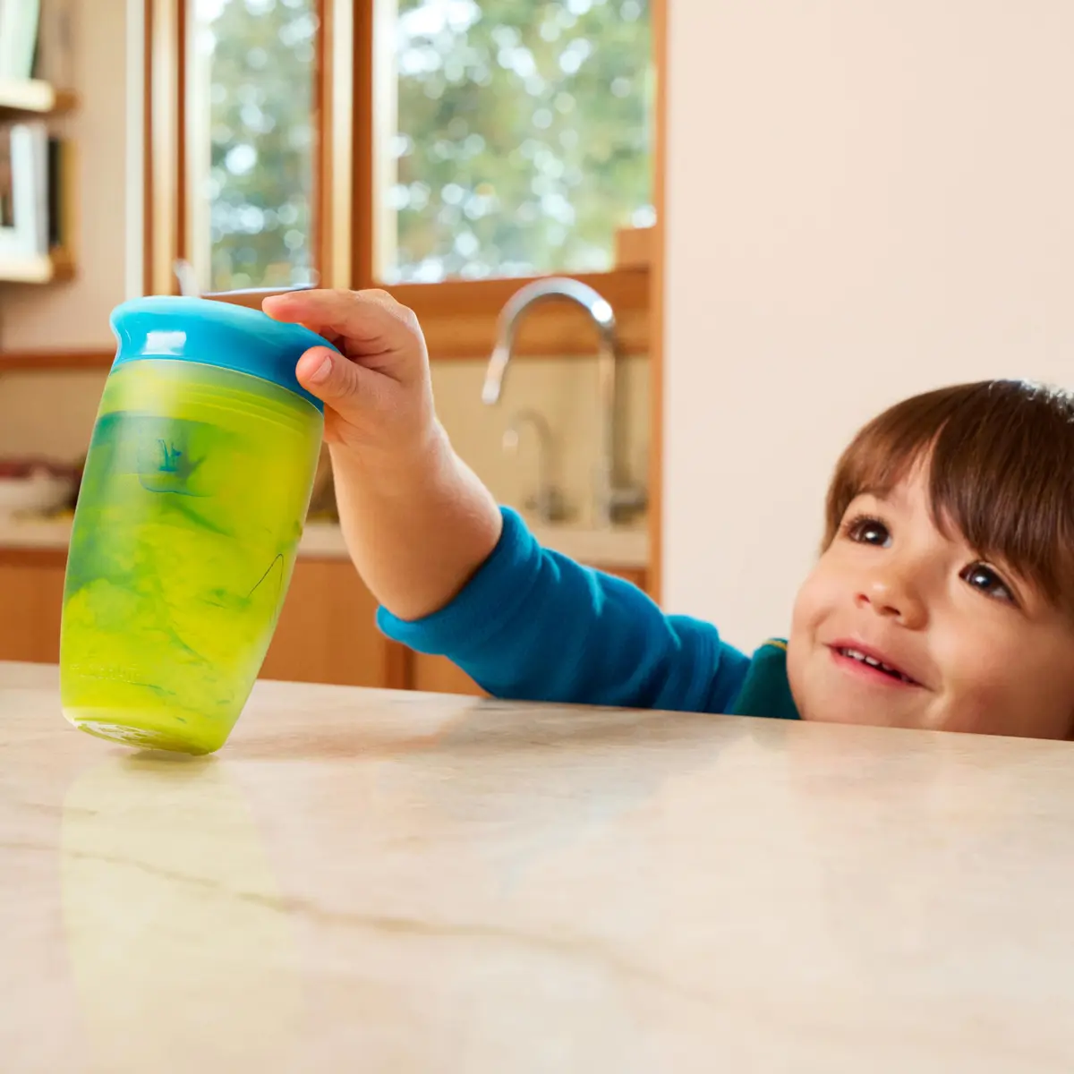 Munchkin Miracle 360 Tropical Swirl Sippy Cup 296ml (10oz) 2-Pack | Dentist-Recommended Spoutless Design - view 4