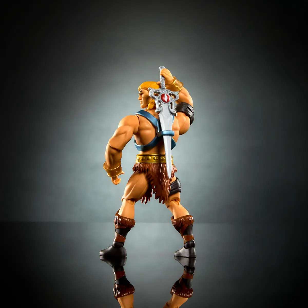 Masters of The Universe x ThunderCats 5.5 Inch Action Figure | Nostalgic Crossover Toy with Removable Armor & Mini Comic - view 4