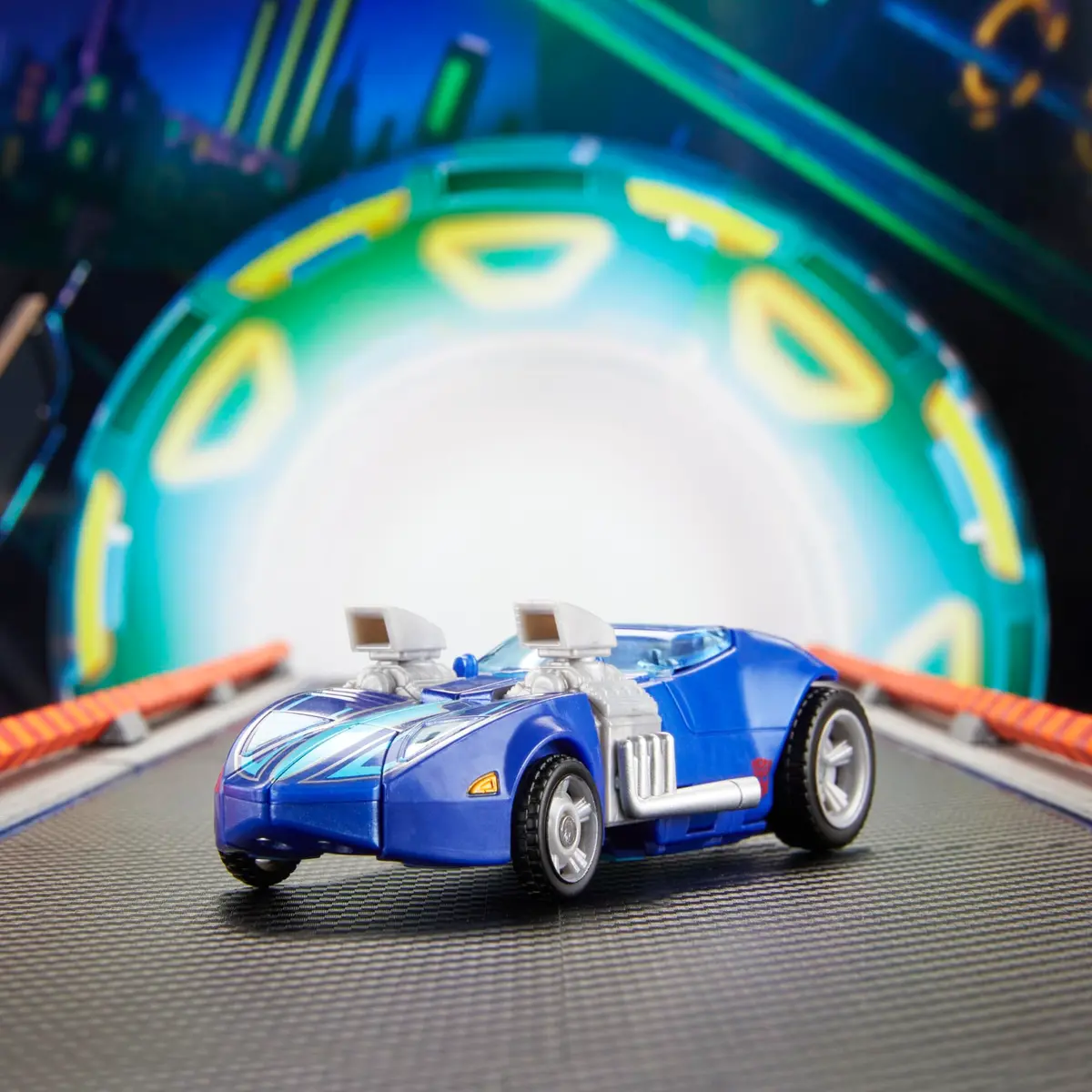Transformers Collaborative Hot Wheels x Twin Mill Deluxe Class 5-Inch Robot Action Figure Converts to Racecar | Ages 8+ - view 9