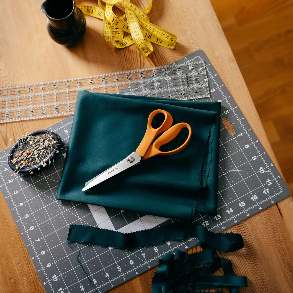 Fiskars 8" Orange-Handled Pinking Shears for Fabric Cutting & Sewing | Zigzag Edge, Stainless Steel Blades, Ergonomic Handle - view 5