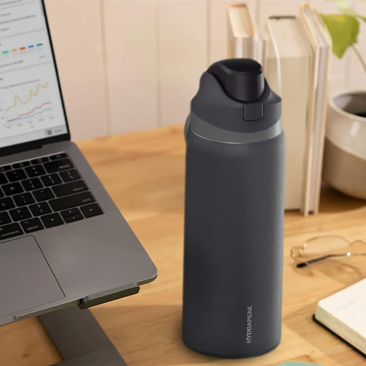 Hydrapeak Oasis 32oz (950ml) Insulated Water Bottle with Locking Chug Lid & Handle | Keeps Cold 24 Hours - view 4