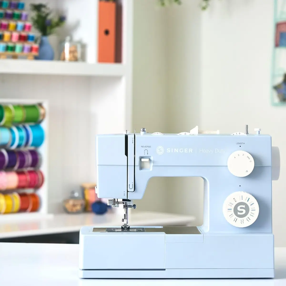 SINGER Heavy Duty 4423 Sewing Machine | 97 Stitch Applications, 50% More Power, Fast & Durable (120 chars) - view 3