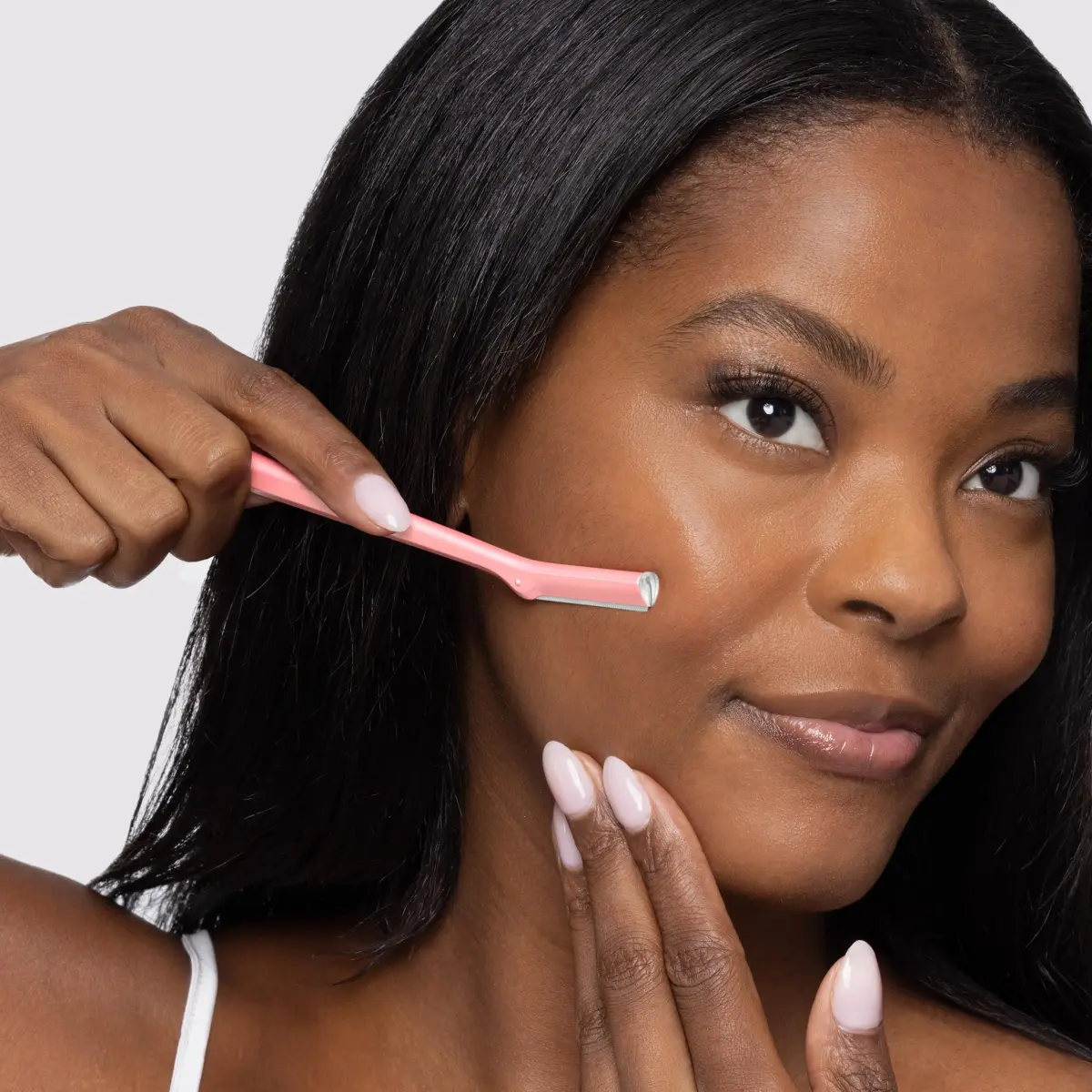 Tweezerman Exclusive Facial Razor Tea Rose | Gentle Exfoliation & Peach Fuzz Removal - view 2