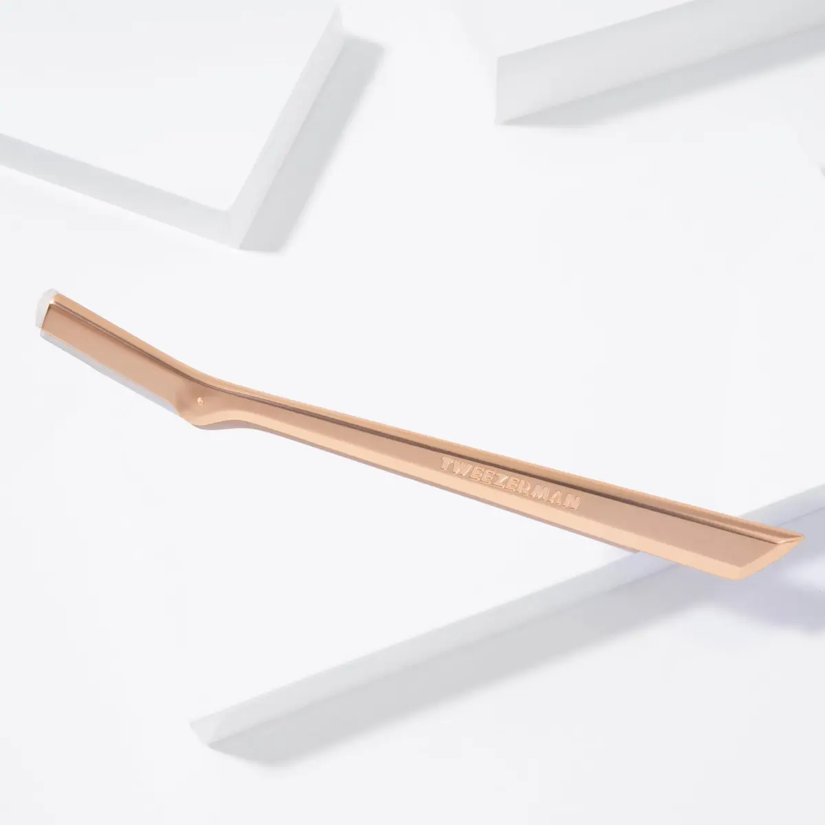 Tweezerman Facial Razor Rose Gold with 3 Replacement Blades | Gentle Exfoliation & Peach Fuzz Removal - view 5