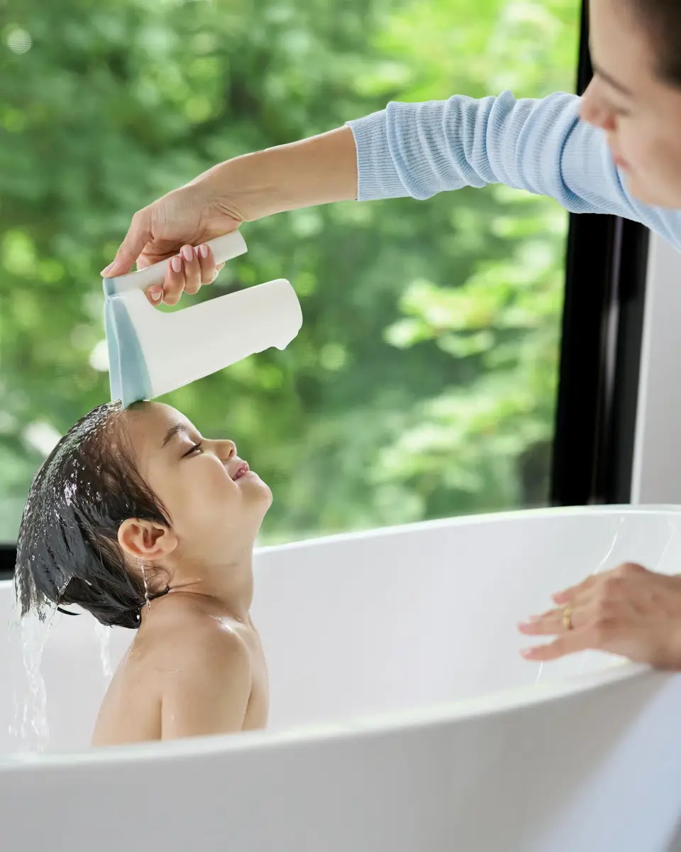 Skip Hop Wave Waterfall Bath Rinser Cup White | Gentle Pour for Tear-Free Rinsing - view 2