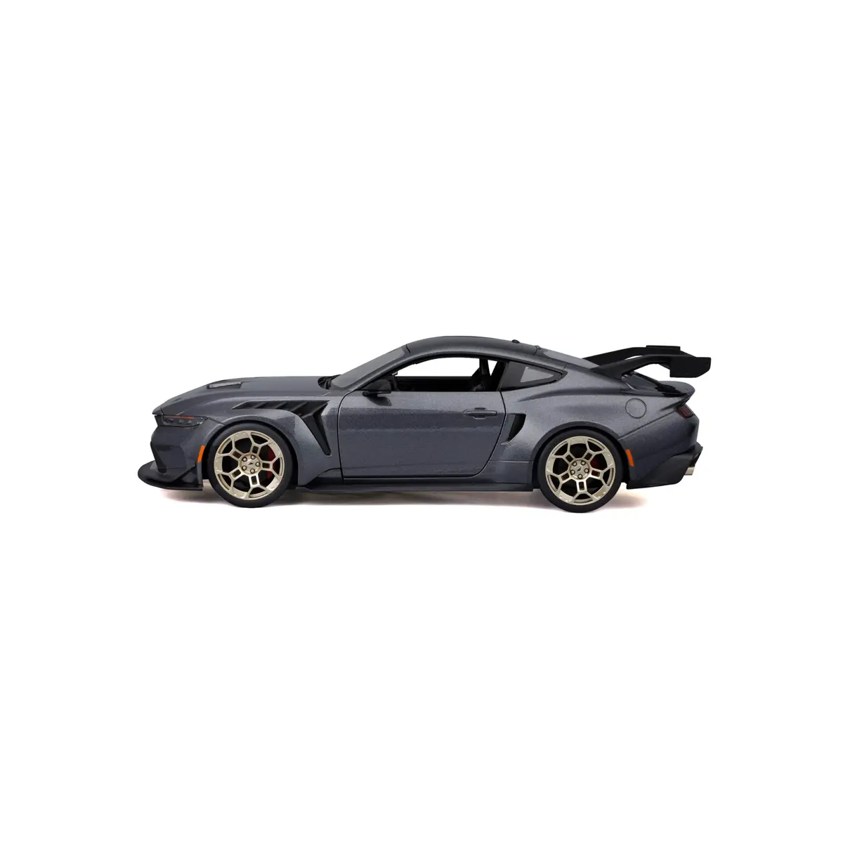 Maisto 1:18 Special Edition 2025 Ford Mustang GTD | Die-cast Metal Replica, 13 inches (L) - view 5