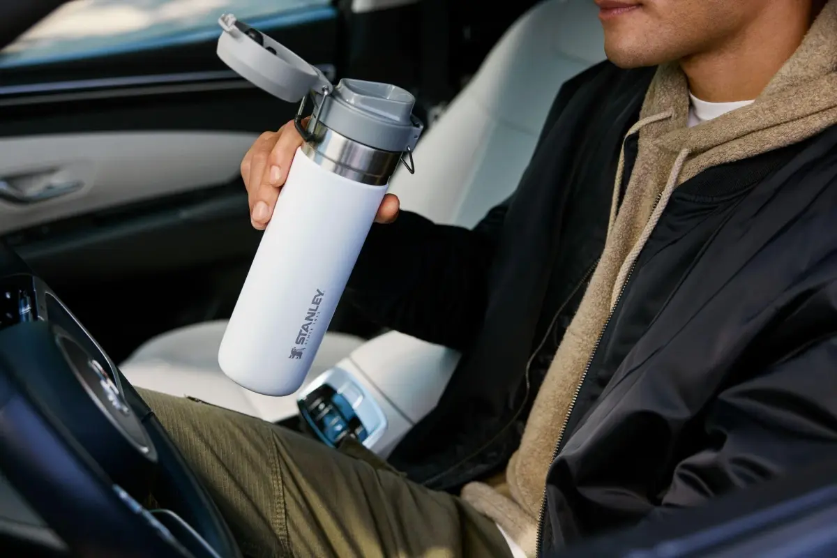 STANLEY Quick Flip GO Bottle 710ml (24 oz) | Insulated Stainless Steel for Hot & Cold Drinks - view 2