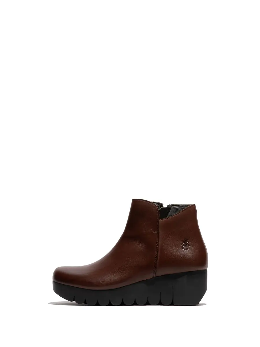 Fly London Vang364Fly Women's Brown Boot 7.5-8 | Comfort & Waterproof - main product image