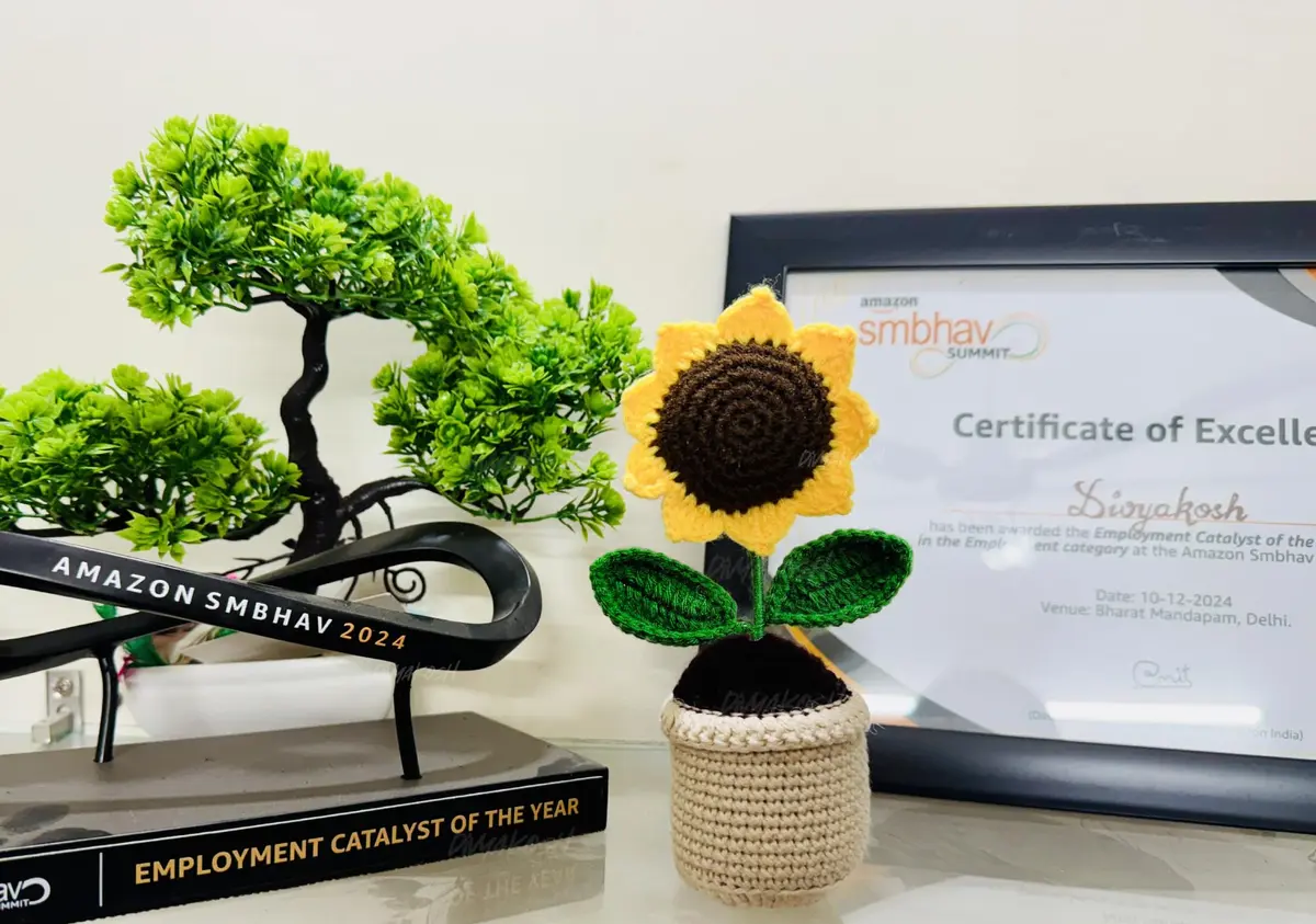 Divyakosh Handmade Crochet Sunflower Potted Plant 16.5cm (6.5in) | Hand-Woven Daisy Knitted Flower Decor - view 3