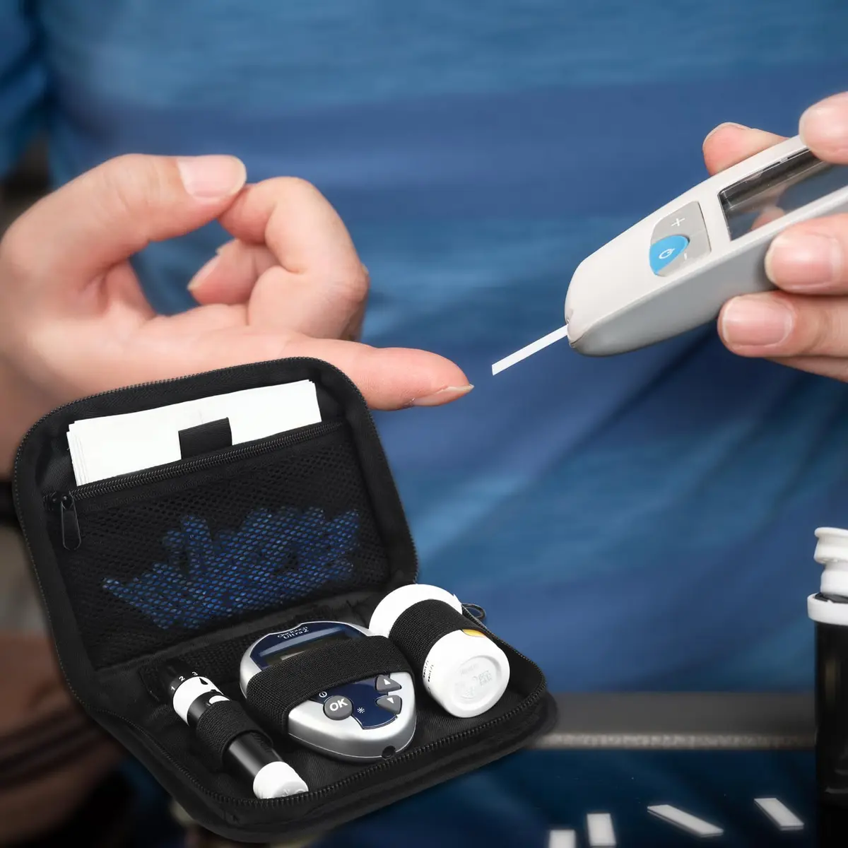 GENCAM Diabetes Travel Case for One Touch Ultra 2/Accu Chek | Compact Blood Glucose Monitor Organizer - view 5