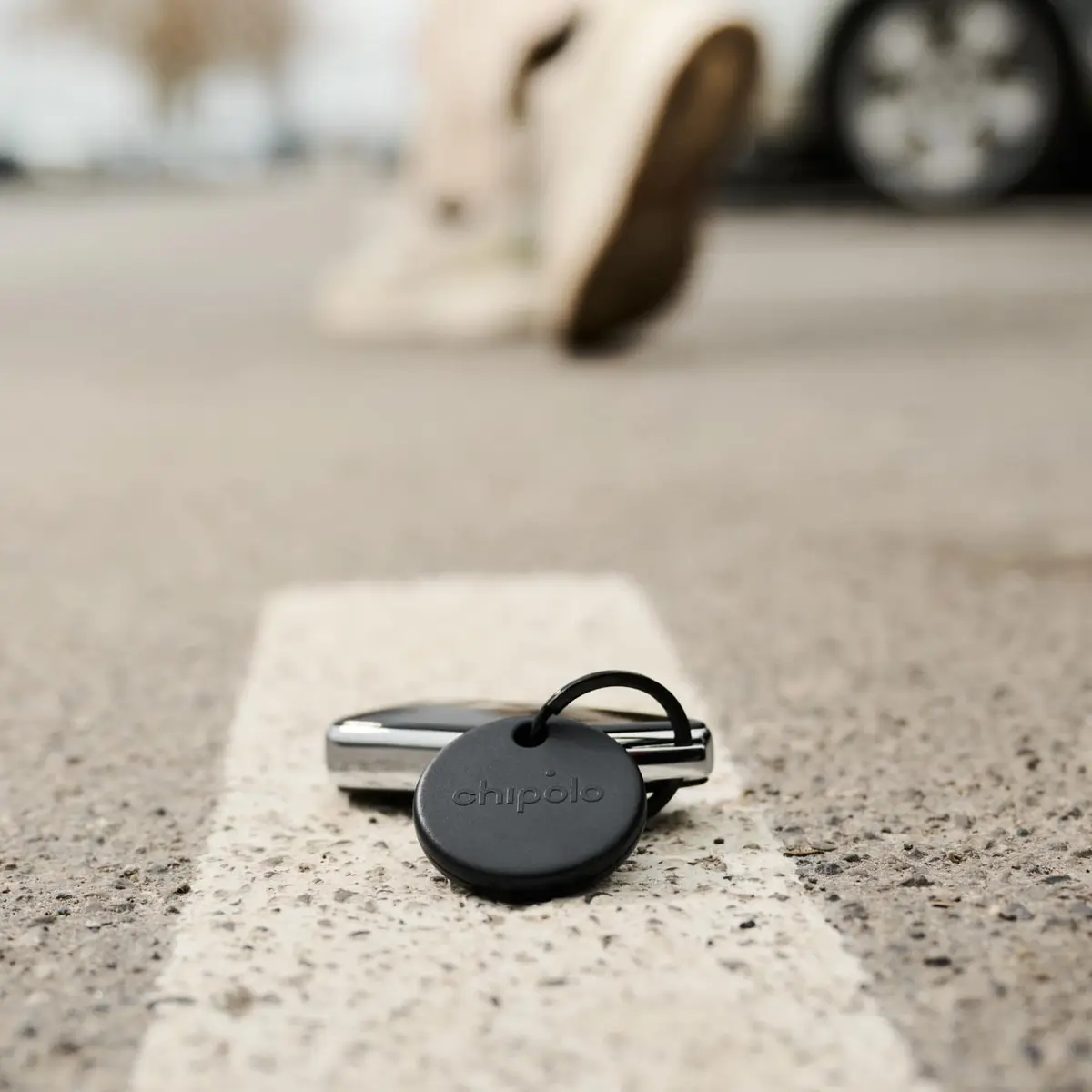 Chipolo POP Tracker Tag - Vibrant Bluetooth Item Finder with Call & Out of Range Alerts - view 7